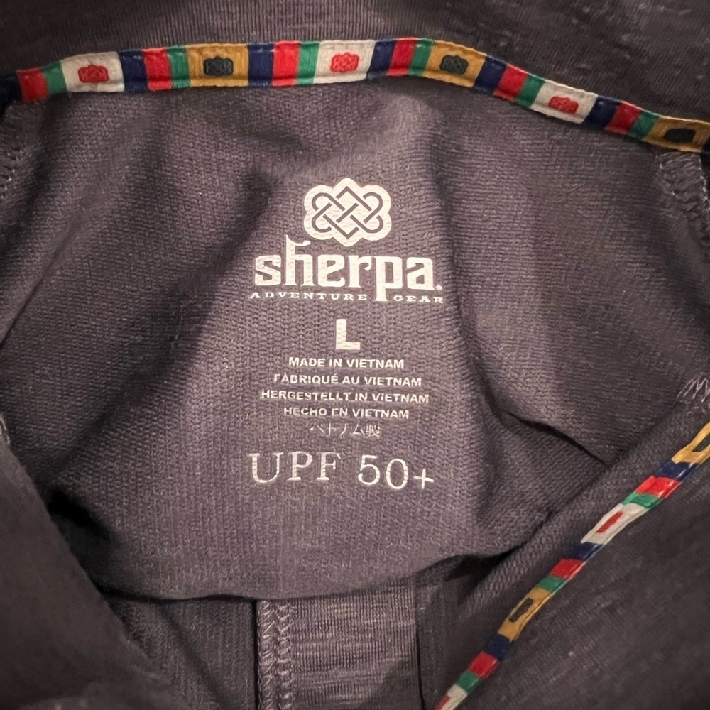 Sherpa women’s large UPF 50 zip up jacket - Picture 10 of 11